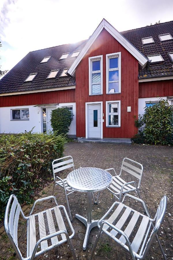 Ferienwohnungen Haus Am Deich Prerow Exterior photo